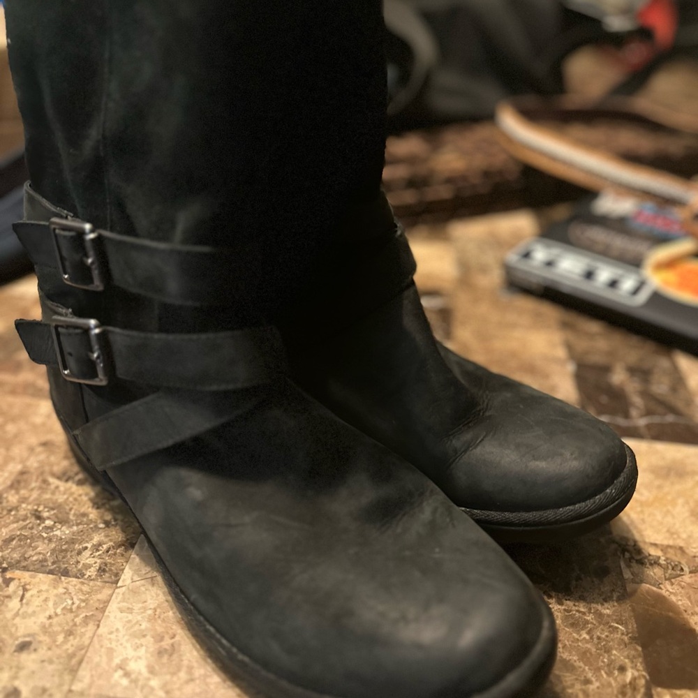 Ugg Waterproof Lorna Black Leather & Suede Boots